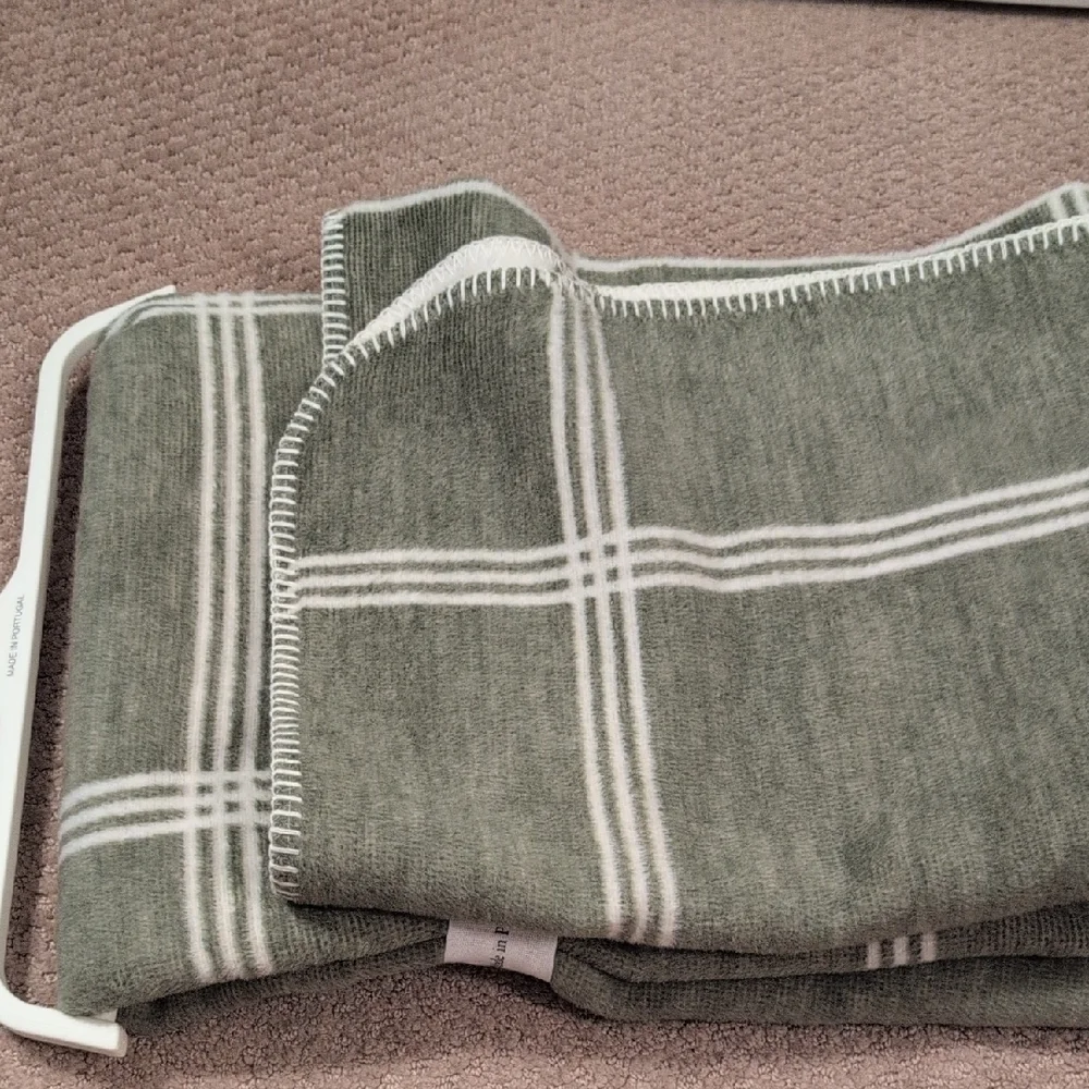 Kohl's Green And White Plaid Cotton Acrylic Throw Blanket NWT
